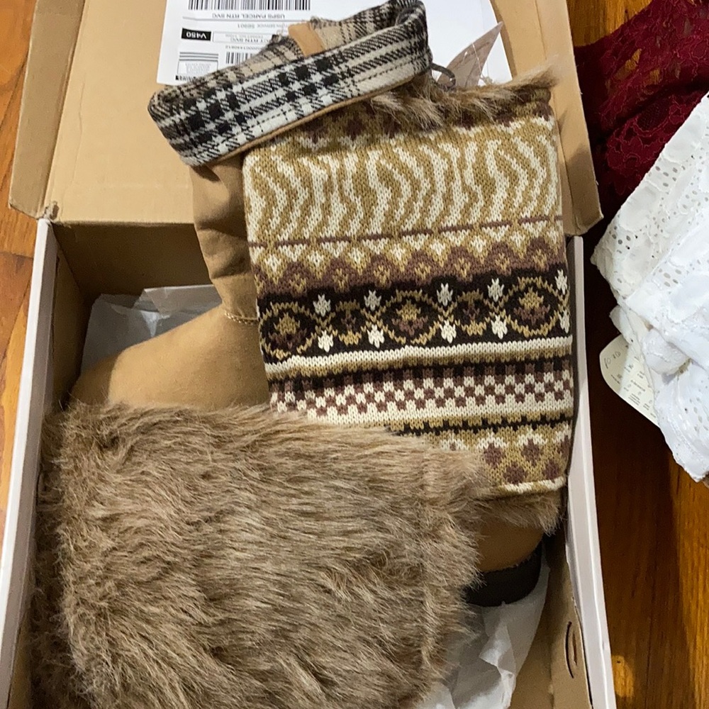 Muk Luks boots